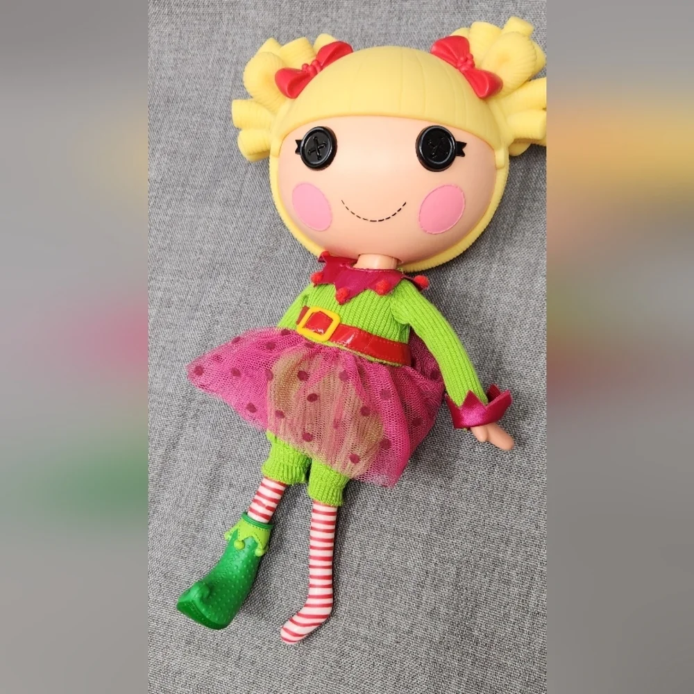 Lalaloopsy Holly Sleighbells Elf Dressed Doll. 2009.